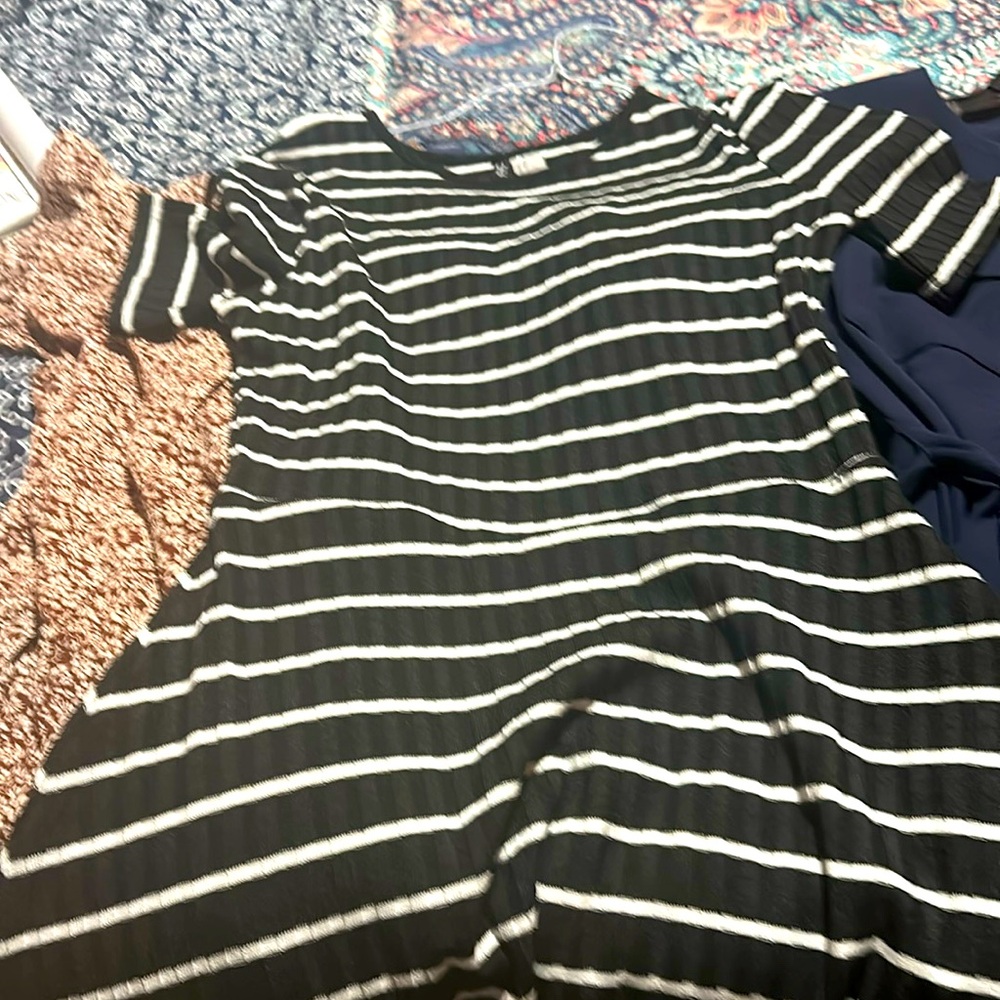 Stripe mini dresses with black and white combination
